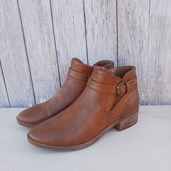 Baretraps Womens Sz 7M Maci Brown Booties Ankle Boots Shoes Vegan Leather Faux - Picture 1 of 9